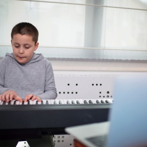 Online Piano Lessons: SimplyPiano Bundle Offer 8